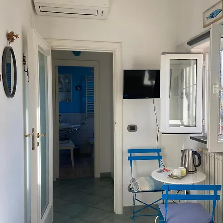לינה וארוחת בוקר La Casa Sui Tetti נאפולי
